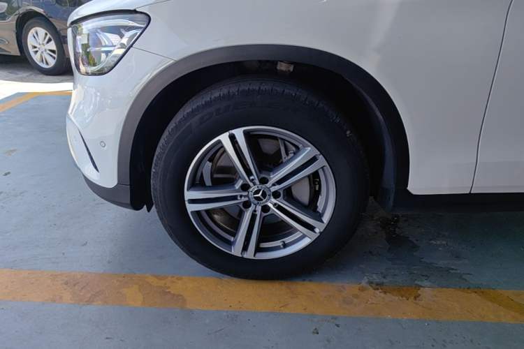 Used Mercedes-Benz GLC 2021 GLC 260 L 4MATIC Dynamic Edition Left Front Wheel Hub