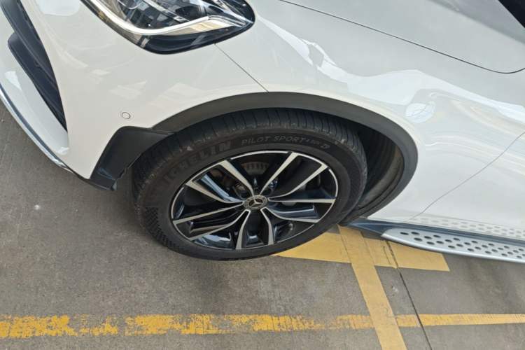 Used Mercedes-Benz GLC 2021 GLC 300 L 4MATIC Dynamic Model Left Front Wheel Hub