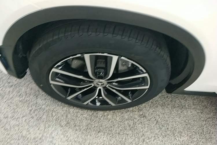 Used Mercedes-Benz GLC 2021 GLC 260 L 4MATIC Luxury Model Left Front Wheel Hub