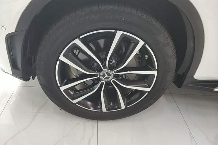 Used Mercedes-Benz GLC 2021 GLC 300 L 4MATIC Dynamic Model Left Front Wheel Hub