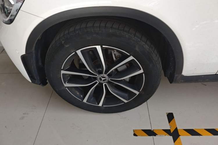 Used Mercedes-Benz GLC 2021 GLC 260 L 4MATIC Luxury Model Left Front Wheel Hub