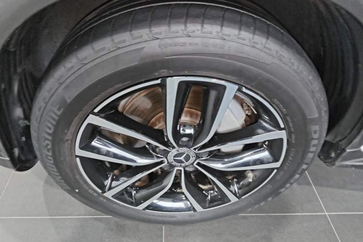 Used Mercedes-Benz GLC 2021 GLC 260 L 4MATIC Luxury Model Left Front Wheel Hub