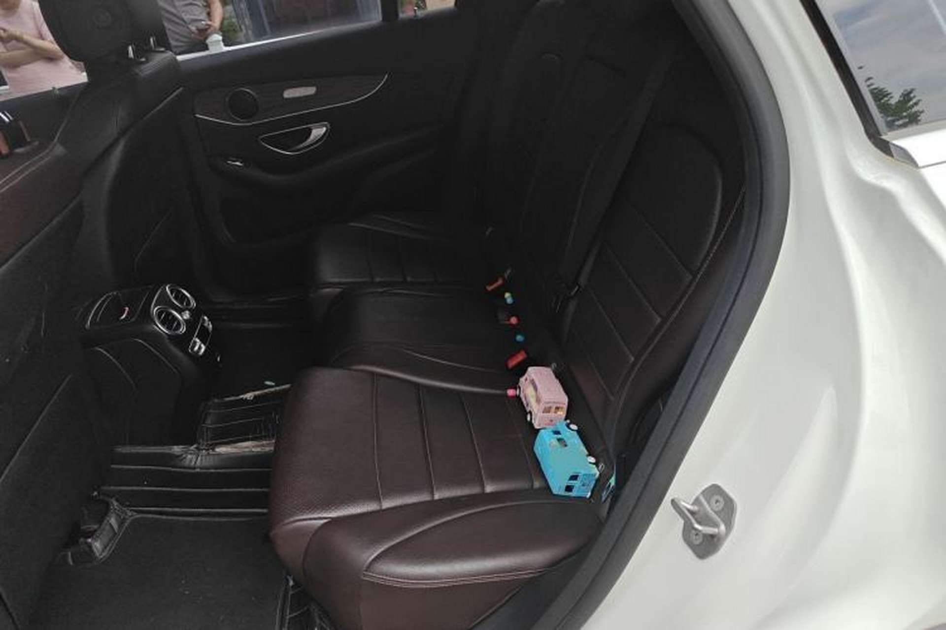Used Mercedes-Benz GLC 2021 GLC 260 L 4MATIC Luxury Model Left Rear Seat