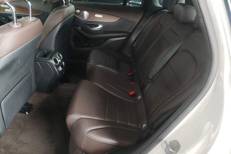 Used Mercedes-Benz GLC 2021 GLC 300 L 4MATIC Luxury Model Left Rear Seat