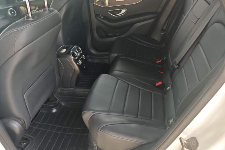 Used Mercedes-Benz GLC 2021 GLC 300 L 4MATIC Dynamic Model Left Rear Seat