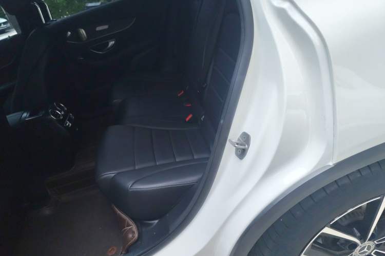 Used Mercedes-Benz GLC 2021 GLC 300 L 4MATIC Dynamic Model Left Rear Seat
