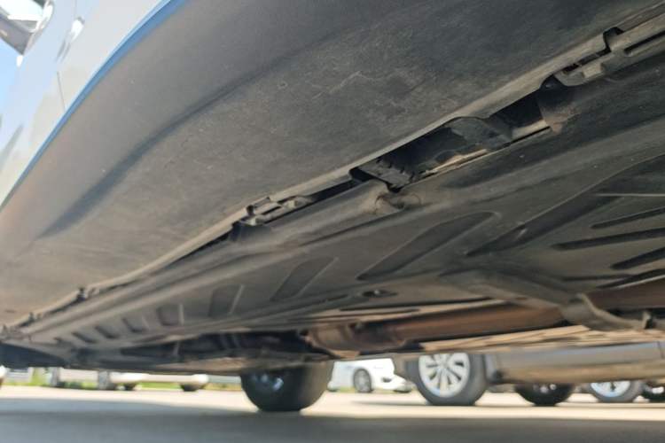 Used Mercedes-Benz GLC 2021 GLC 260 L 4MATIC Luxury Model Left Side Sill
