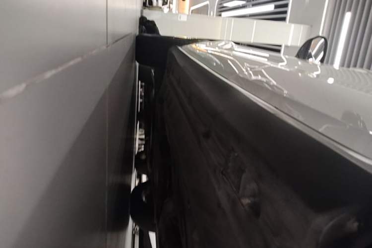 Used Mercedes-Benz GLC 2021 GLC 260 L 4MATIC Luxury Model Left Side Sill