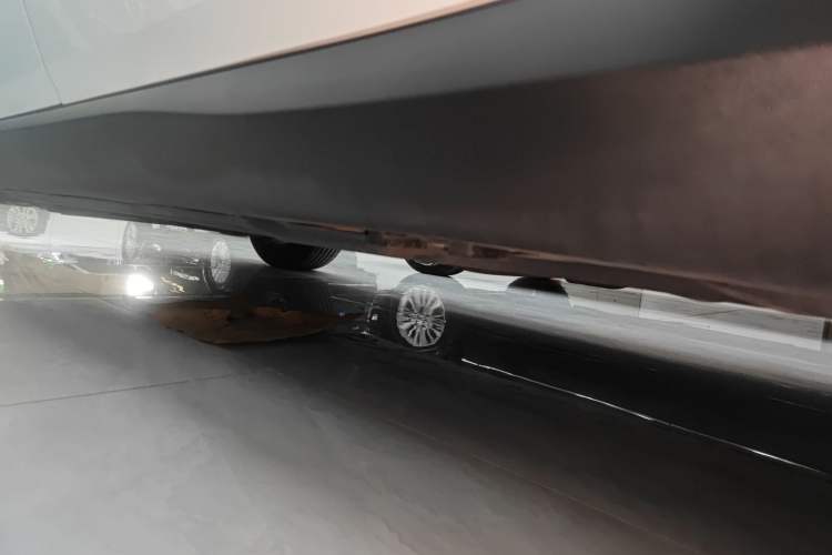 Used Mercedes-Benz GLC 2021 GLC 260 L 4MATIC Dynamic Edition Left Side Sill