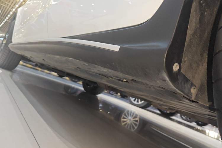 Used Mercedes-Benz GLC 2021 GLC 300 L 4MATIC Dynamic Model Left Side Sill