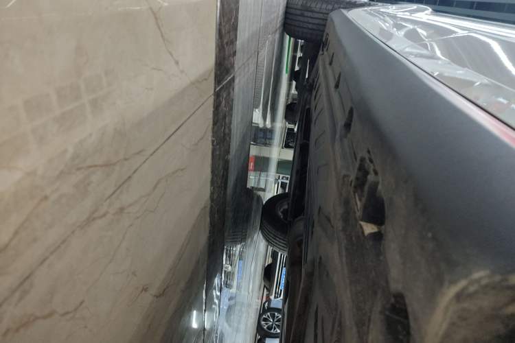 Used Mercedes-Benz GLC 2021 GLC 260 L 4MATIC Dynamic Edition Left Side Sill