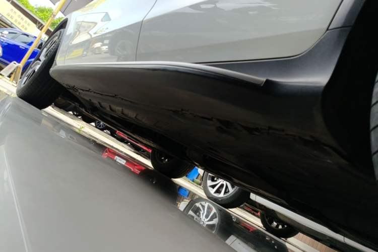 Used Mercedes-Benz GLC 2021 GLC 300 L 4MATIC Dynamic Model Left Side Sill