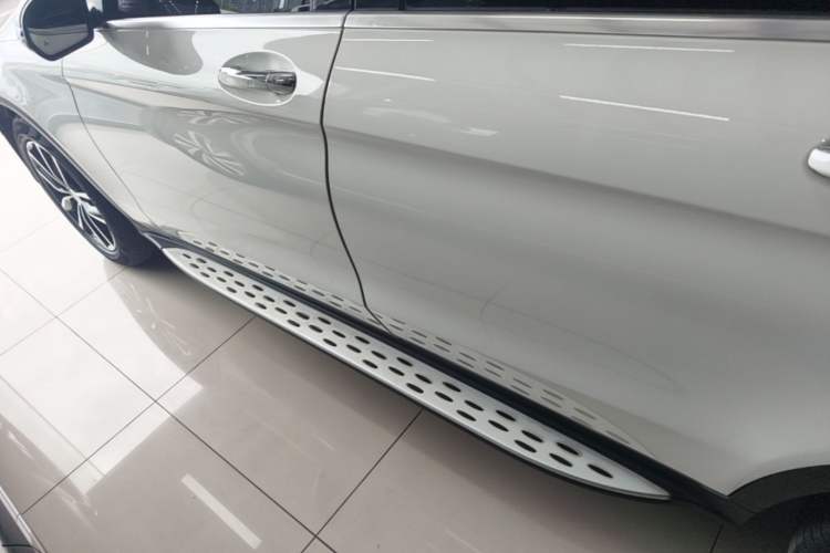 Used Mercedes-Benz GLC 2021 GLC 300 L 4MATIC Dynamic Model Left Side Sill