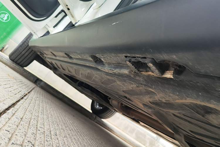 Used Mercedes-Benz GLC 2021 GLC 260 L 4MATIC Luxury Model Left Side Sill
