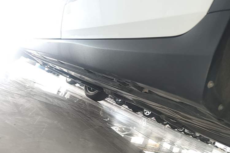 Used Mercedes-Benz GLC 2021 GLC 260 L 4MATIC Dynamic Edition Left Side Sill