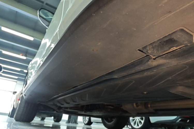 Used Mercedes-Benz GLC 2021 GLC 260 L 4MATIC Luxury Model Left Side Sill