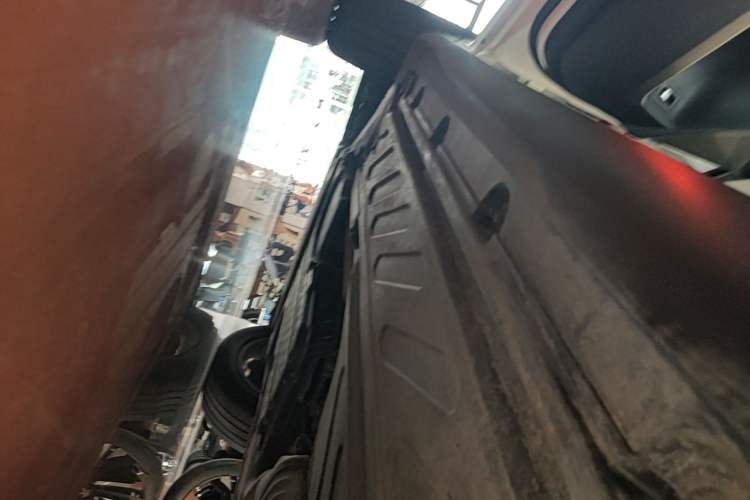 Used Mercedes-Benz GLC 2021 GLC 260 L 4MATIC Dynamic Edition Left Side Sill