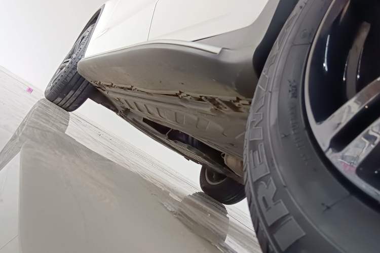 Used Mercedes-Benz GLC 2021 GLC 260 L 4MATIC Dynamic Edition Left Side Sill