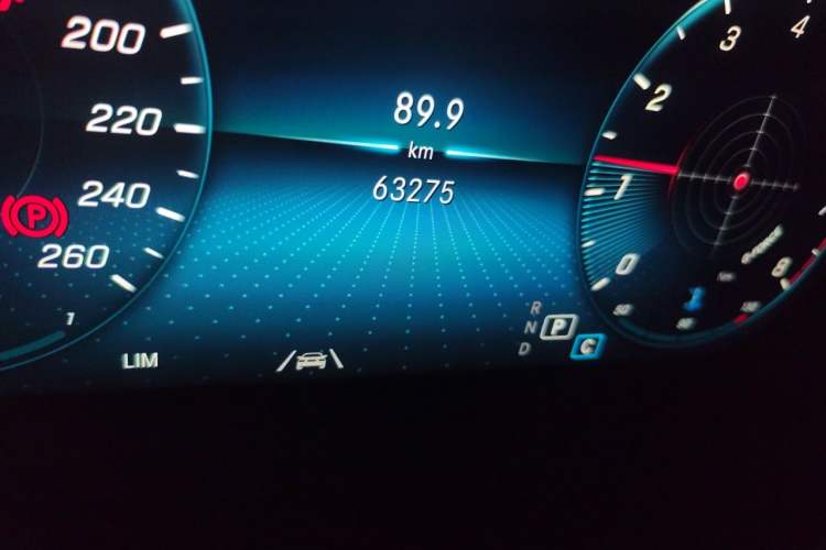 Used Mercedes-Benz GLC 2021 GLC 300 L 4MATIC Luxury Model Odometer Close Up