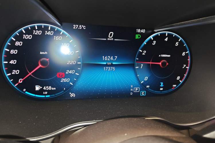 Used Mercedes-Benz GLC 2021 GLC 260 L 4MATIC Dynamic Edition Odometer Close Up