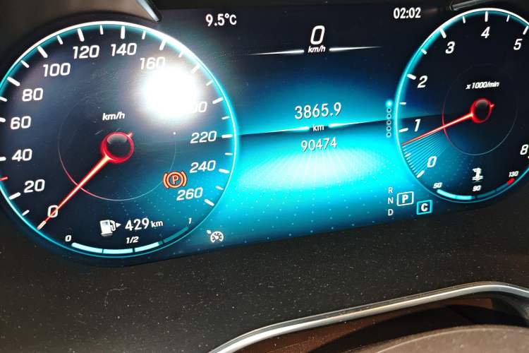Used Mercedes-Benz GLC 2021 GLC 260 L 4MATIC Luxury Model Odometer Close Up