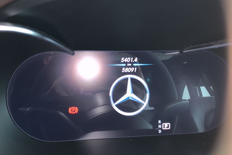 Used Mercedes-Benz GLC 2021 GLC 260 L 4MATIC Dynamic Edition Odometer Close Up