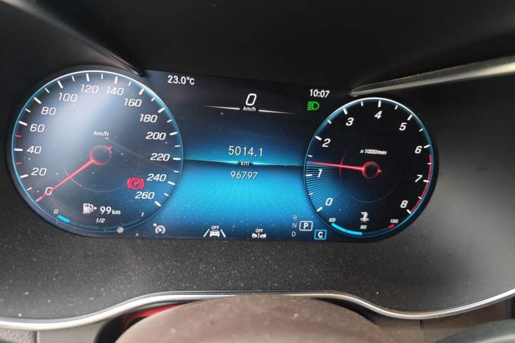Used Mercedes-Benz GLC 2021 GLC 300 L 4MATIC Dynamic Model Odometer Close Up