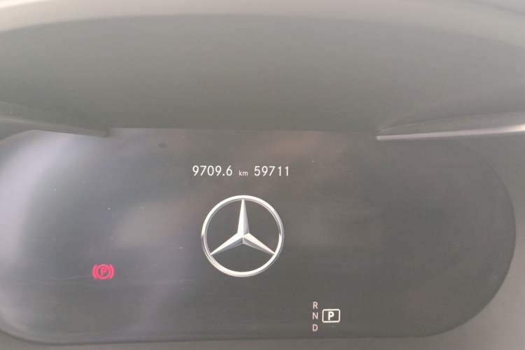 Used Mercedes-Benz GLC 2021 GLC 300 L 4MATIC Dynamic Model Odometer Close Up