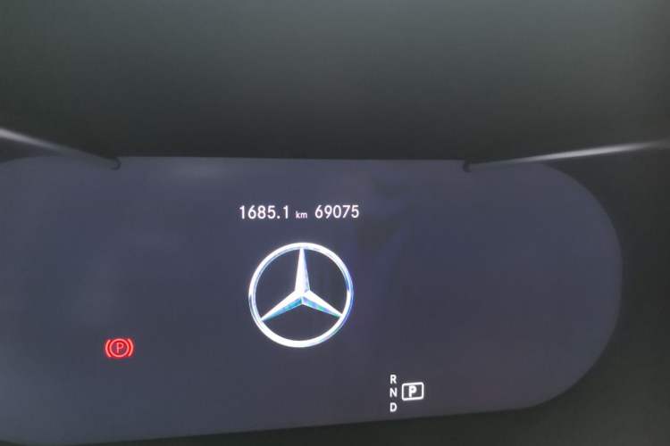 Used Mercedes-Benz GLC 2021 GLC 260 L 4MATIC Luxury Model Odometer Close Up