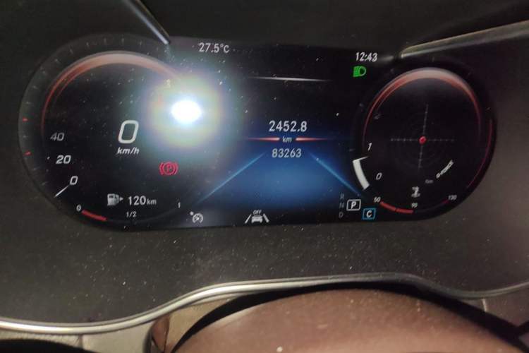 Used Mercedes-Benz GLC 2021 GLC 300 L 4MATIC Dynamic Model Odometer Close Up