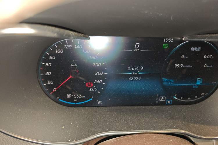 Used Mercedes-Benz GLC 2021 GLC 260 L 4MATIC Dynamic Edition Odometer Close Up