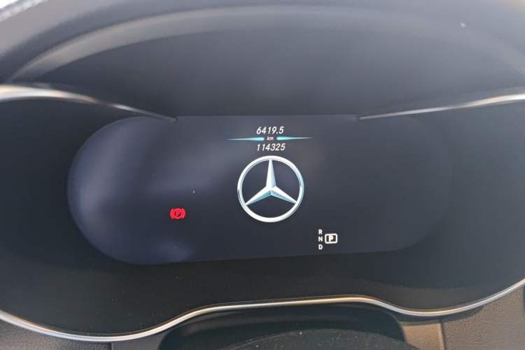 Used Mercedes-Benz GLC 2021 GLC 260 L 4MATIC Luxury Model Odometer Close Up