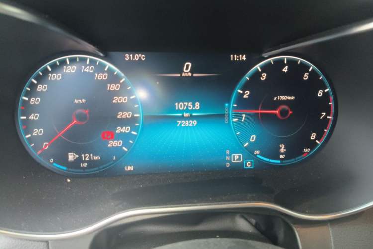 Used Mercedes-Benz GLC 2021 GLC 260 L 4MATIC Dynamic Edition Odometer Close Up