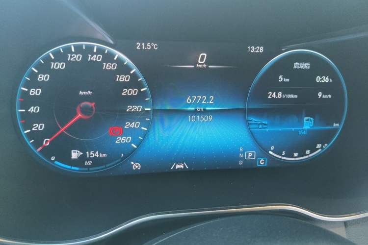 Used Mercedes-Benz GLC 2021 GLC 300 L 4MATIC Dynamic Model Odometer Close Up