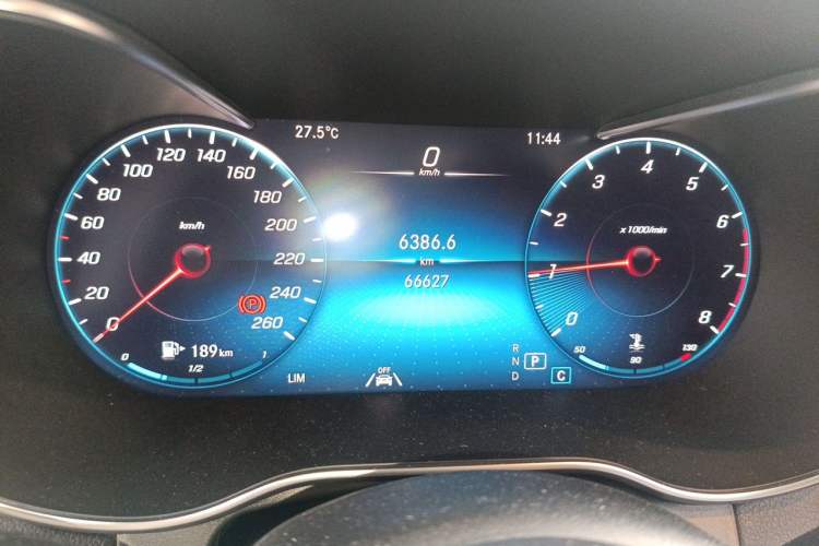 Used Mercedes-Benz GLC 2021 GLC 300 L 4MATIC Dynamic Model Odometer Close Up