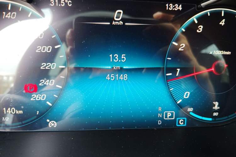 Used Mercedes-Benz GLC 2021 GLC 260 L 4MATIC Dynamic Edition Odometer Close Up