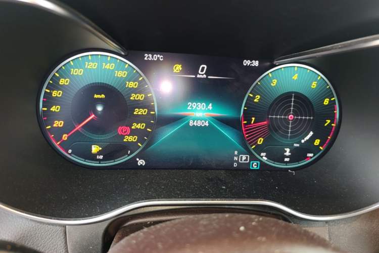 Used Mercedes-Benz GLC 2021 GLC 260 L 4MATIC Dynamic Edition Odometer Close Up