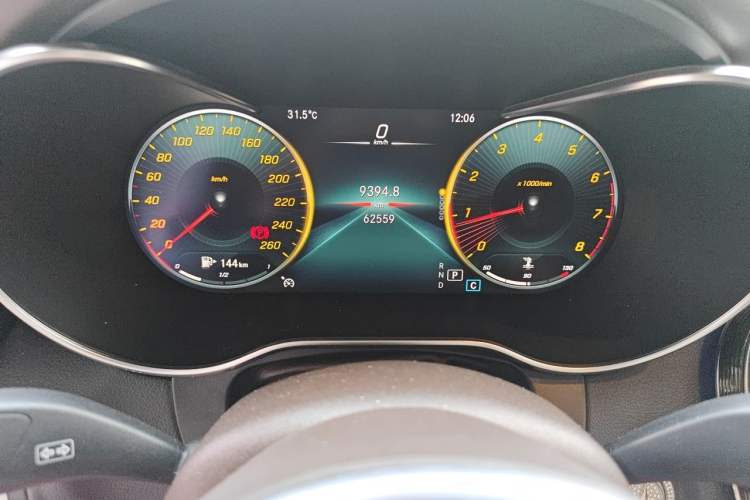 Used Mercedes-Benz GLC 2021 GLC 260 L 4MATIC Luxury Model Odometer Close Up