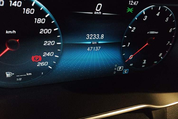 Used Mercedes-Benz GLC 2021 GLC 260 L 4MATIC Dynamic Edition Odometer Close Up