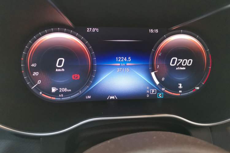 Used Mercedes-Benz GLC 2021 GLC 300 L 4MATIC Dynamic Model Odometer Close Up