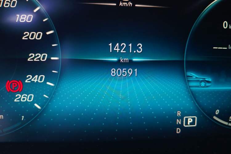 Used Mercedes-Benz GLC 2021 GLC 300 L 4MATIC Dynamic Model Odometer Close Up