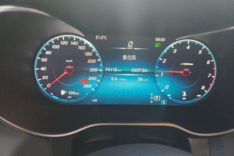 Used Mercedes-Benz GLC 2021 GLC 260 L 4MATIC Dynamic Edition Odometer Close Up