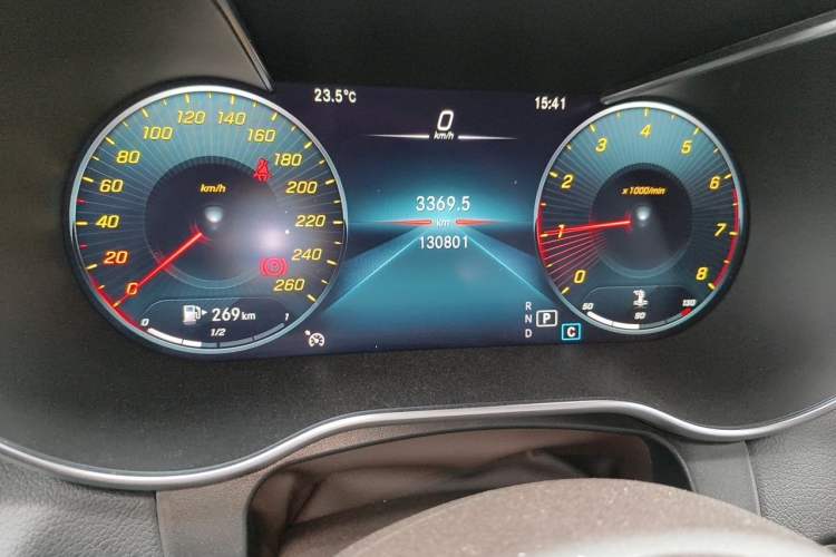 Used Mercedes-Benz GLC 2021 GLC 260 L 4MATIC Dynamic Edition Odometer Close Up