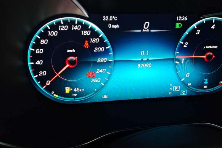 Used Mercedes-Benz GLC 2021 GLC 260 L 4MATIC Dynamic Edition Odometer Close Up