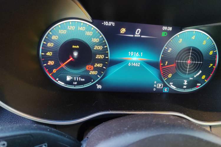 Used Mercedes-Benz GLC 2021 GLC 260 L 4MATIC Dynamic Edition Odometer Close Up
