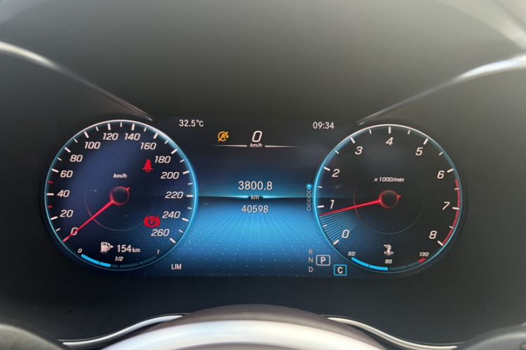 Used Mercedes-Benz GLC 2021 GLC 260 L 4MATIC Luxury Model Odometer Close Up