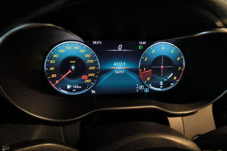 Used Mercedes-Benz GLC 2021 GLC 260 L 4MATIC Dynamic Edition Odometer Close Up