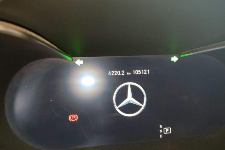 Used Mercedes-Benz GLC 2021 GLC 260 L 4MATIC Dynamic Edition Odometer Close Up