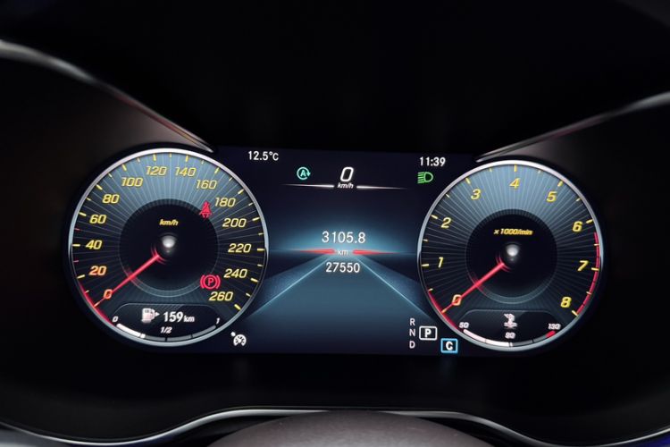 Used Mercedes-Benz GLC 2021 GLC 260 L 4MATIC Luxury Model Odometer Close Up