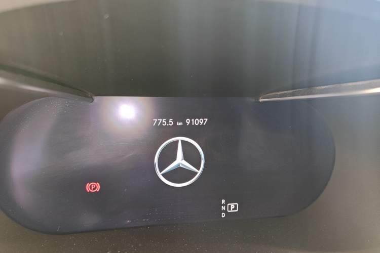 Used Mercedes-Benz GLC 2021 GLC 260 L 4MATIC Luxury Model Odometer Close Up